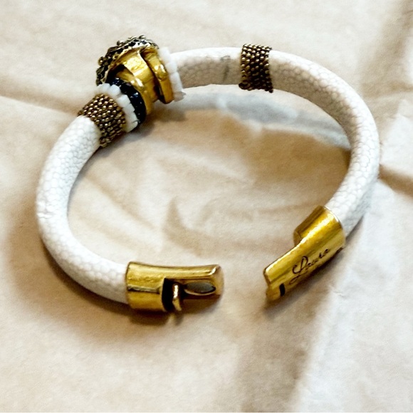 Laura Janelle Faux Pearl with Textured Band Bracelet - Picture 5 of 6